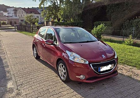 Peugeot 208 1,2 l , Benziner 82 PS "TOP"