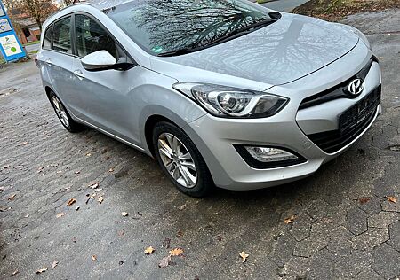 Hyundai i30 i30cw 1.6 CRDi Fifa World Cup Edition