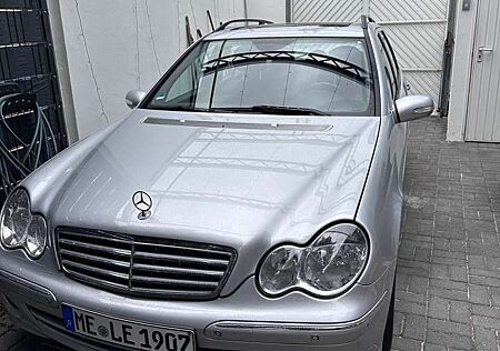 Mercedes-Benz C 200 T Kompressor (203.242)