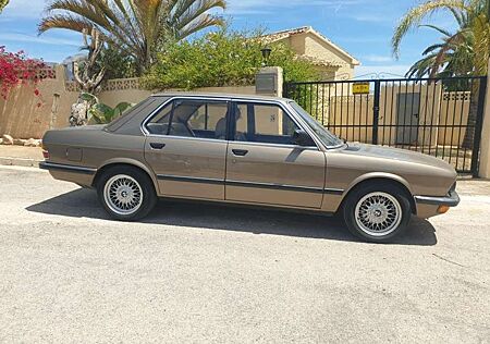 BMW 525i 525