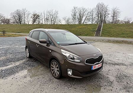 Kia Carens UEFA-2Hand-4xShz-Pdc-Kamara-Navi-Euro6