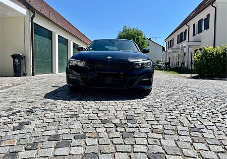 BMW 320 d xD M Paket 19" Live ACC StHzg Kamera AHK