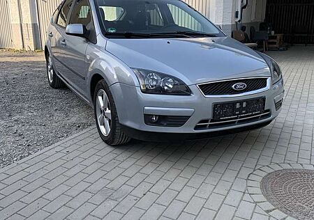 Ford Focus 1.6 Ti-VCT Sport