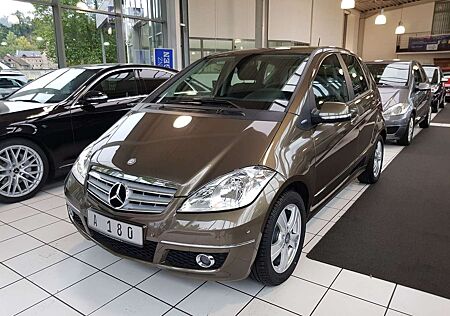 Mercedes-Benz A 180 AVANTGARDE PTS KIMA SHZ NEBEL TEILLEDER