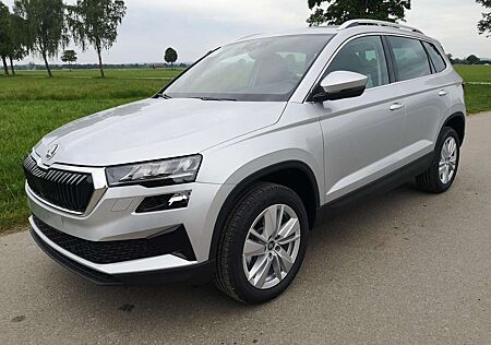 Skoda Karoq Selection 1.5 TSI DSG GV5 AHK 17 Ladeb 110 kW (...