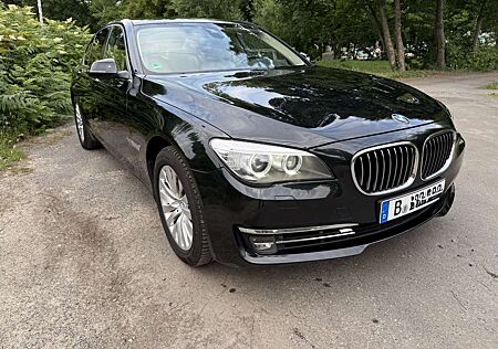 BMW 740d 740 xDrive STANDH,SOFTCL,KEYLESS,sehr gepflegt