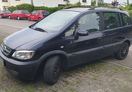 Opel Zafira 1.8 Elegance