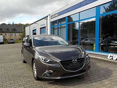 Mazda 3 Center-Line