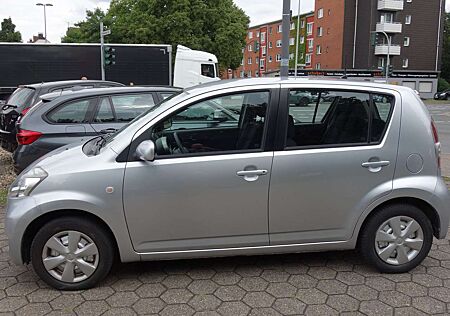 Daihatsu Sirion 1.0 Klima 1Hand 60000km TÜV 3.2027