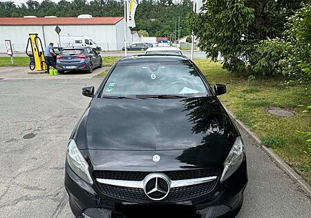 Mercedes-Benz A 180 7G-DCT BlueEFFICIENCY Urban