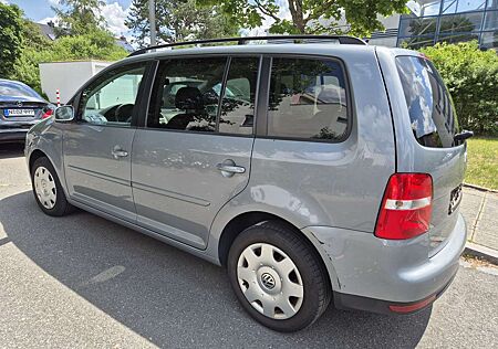 VW Touran Volkswagen 1.9 TDI DPF Freestyle Scheckheftgepflegt!