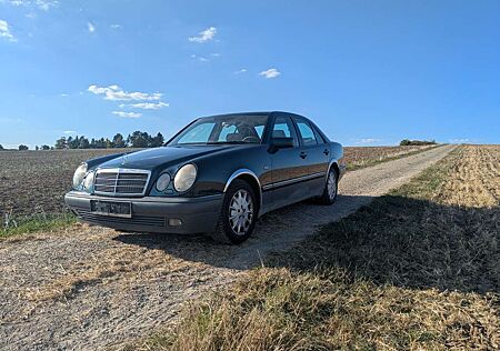 Mercedes-Benz E 320 Avantgarde