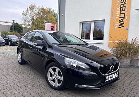 Volvo V40 Kinetic = Navigation - Pdc - Tempomat =