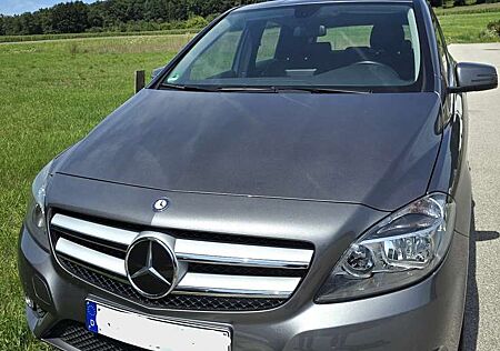 Mercedes-Benz B 200 B-Klasse (BlueEFFICIENCY) TEILLEDER RENTNERFAHRZ.
