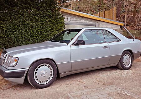 Mercedes-Benz 230 CE mit H Kennzeichen