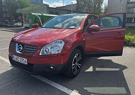 Nissan Qashqai 2.0 4 x 4 CVT acenta Panorama AHK abnehmbar