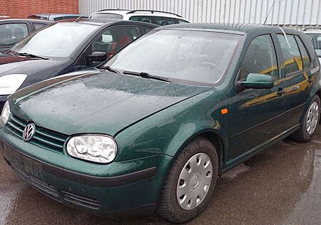 VW Golf Volkswagen 1.6l*74 KW Motor*158.502 KM*KEIN TÜV*LÄUFT/
