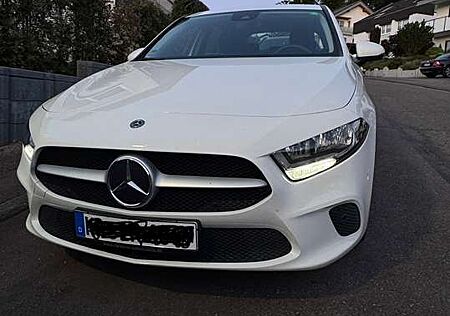 Mercedes-Benz A 180 7G-DCT