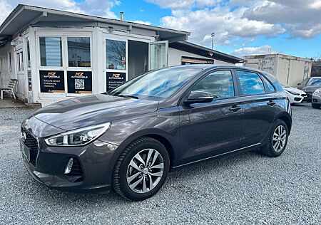 Hyundai i30 Trend MOON ROCK Color 1Hand