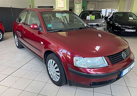 VW Passat Volkswagen 1.6, HU neu!