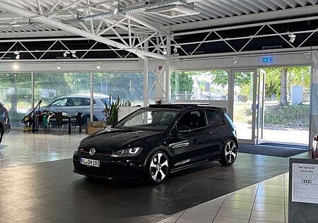 VW Golf GTI Volkswagen