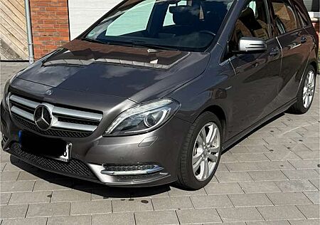 Mercedes-Benz B 180 CDI (BlueEFFICIENCY)