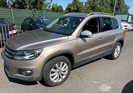 VW Tiguan Volkswagen 2.0 TDI 4Motion DSG F-1 Exclusive Leder Panorama