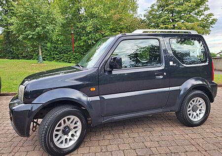 Suzuki Jimny Black and White