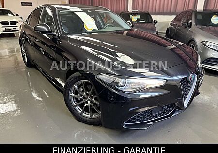 Alfa Romeo Giulia 2.2 JTDM Super 8fach Spur Bi-Xenon DAB