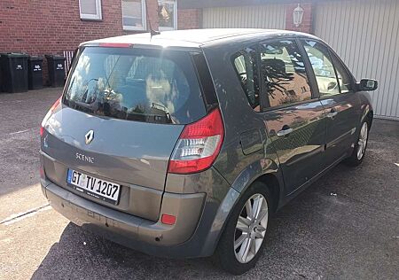 Renault Scenic 1.9 dCi FAP Privilege