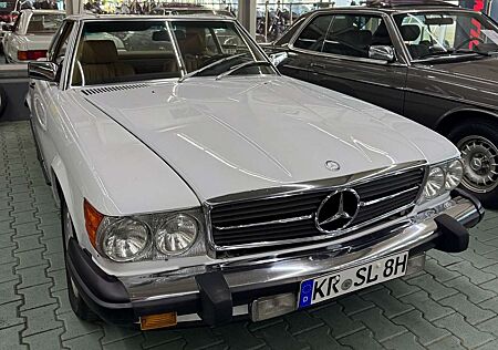Mercedes-Benz SL 560 R107