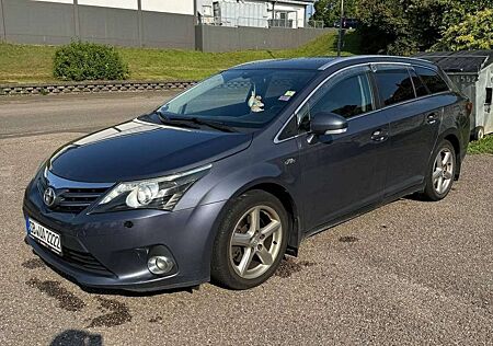 Toyota Avensis Combi 2.2 D-4D Automatik Executive