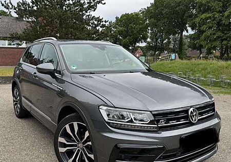 VW Tiguan Volkswagen 2.0 TDI R-Line 4Motion