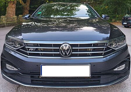 VW Passat Variant Volkswagen Passat Var 2.0 TDI DSG - R Line Virtual/ACC/AHK
