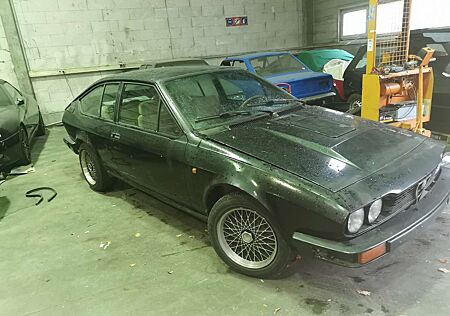 Alfa Romeo GTV 6/2.5