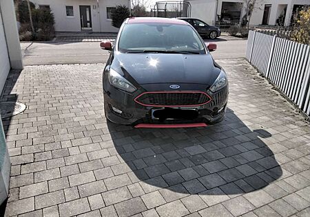 Ford Focus 1.5 EcoBoost Start-Stopp-System St-line