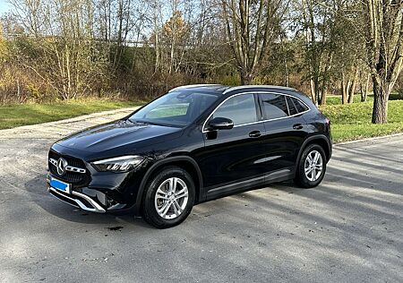 Mercedes-Benz GLA 200 Progressive*LED*AHK*SPUR*SHZ*DAB*Garantie*
