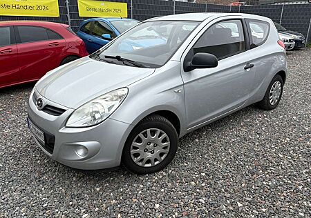 Hyundai i20 Classic *KLIMAANLAGE/ ALLWETTERREIFEN/ TÜV NEU*