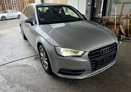 Audi A3 **Attraction*STZGH*NAVI*XENON*