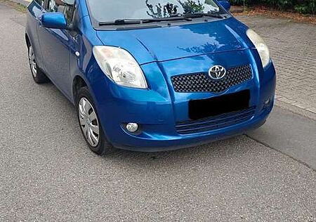 Toyota Yaris 1.3 Benzin, 104.000 km, gepflegt