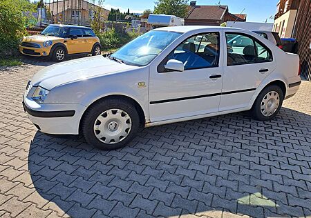 VW Bora Volkswagen 1.6 Comfortline Automatik