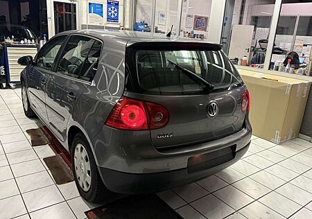 VW Golf Volkswagen Trendline