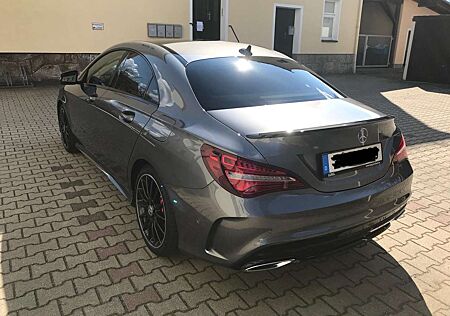 Mercedes-Benz CLA 220 4Matic 7G-DCT AMG Line