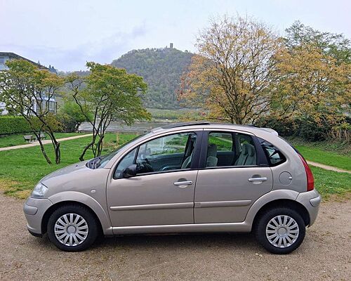 Citroen C3 C3 1.4 Exclusive Gold PANO / TÜV + Zahnr. NEU