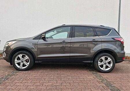 Ford Kuga 1.5 EcoBoost 2x4Titanium