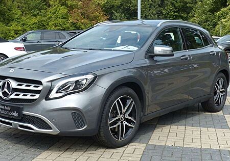 Mercedes-Benz GLA 250 Autom. Panorama LED Urban Navi
