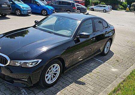 BMW 318d 318 *Limo*Advantage*Sthz*Virtual*DAB*NAVI*Keyless*