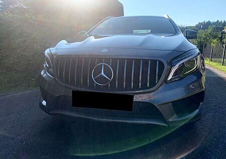 Mercedes-Benz GLA 220 CDI 4Matic 7G-DCT