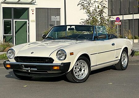 Fiat 124 Spider Pininfarina Top mit Oldtimergutachten