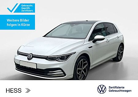 VW Golf Volkswagen VIII 1.5 eTSI DSG STYLE*IQ.LIGHT*STHZG*PANO